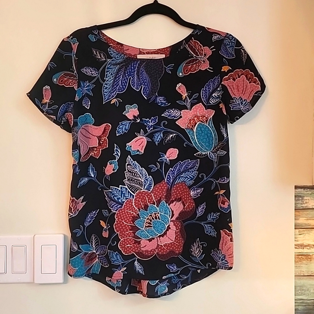 LOFT Women's Blouse 🛍